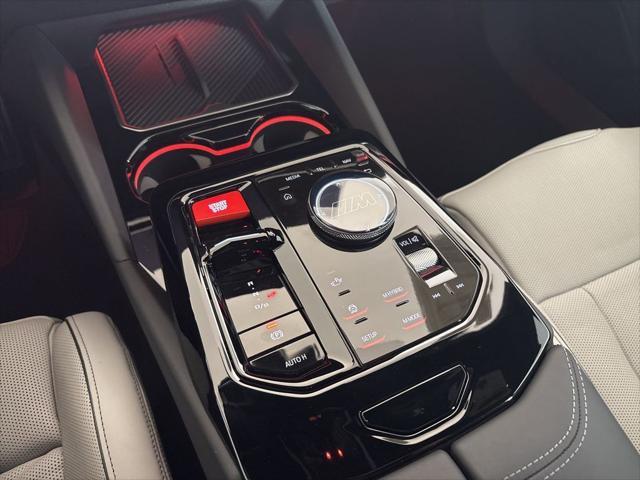 used 2025 BMW M5 car, priced at $119,462