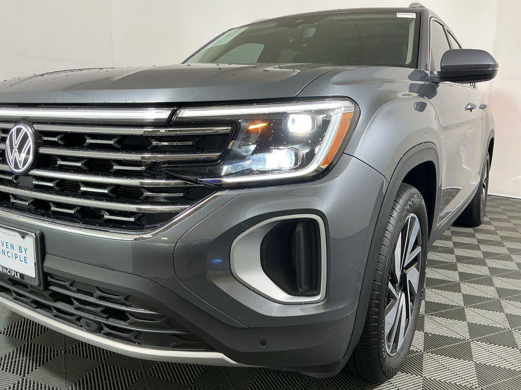 used 2024 Volkswagen Atlas car, priced at $35,262