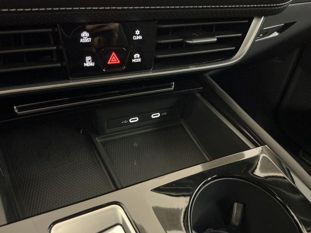 used 2024 Volkswagen Atlas car, priced at $35,262