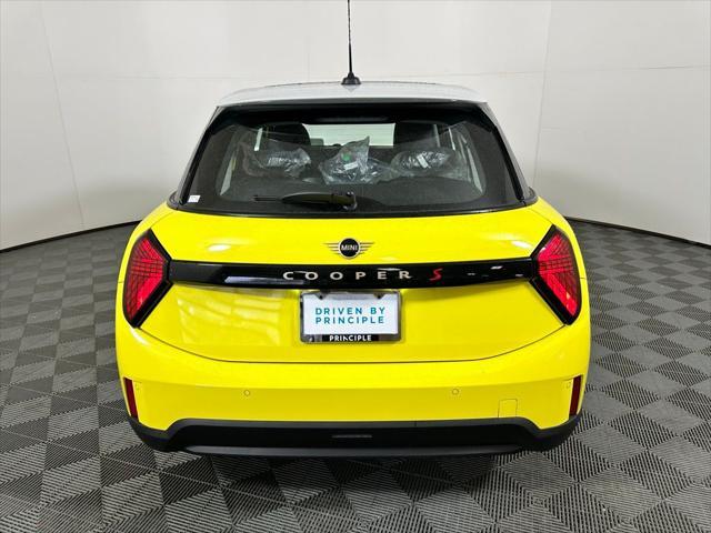 new 2025 MINI Hardtop car, priced at $37,830