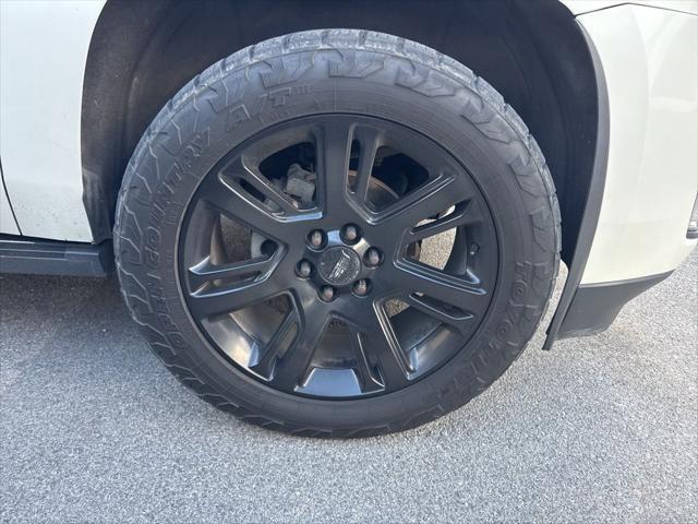 used 2015 Cadillac Escalade car, priced at $24,962