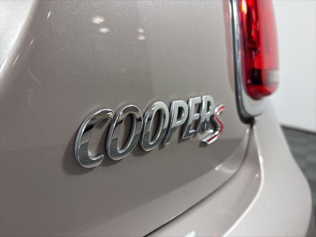 used 2024 MINI Hardtop car, priced at $30,562