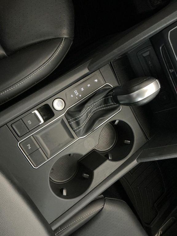 used 2021 Volkswagen Atlas car, priced at $18,262