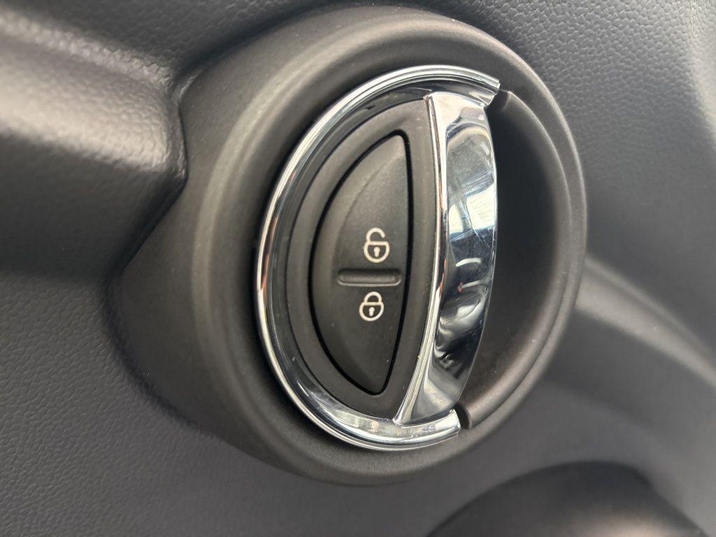 used 2021 MINI Hardtop car, priced at $15,562