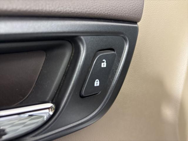 used 2017 GMC Yukon car, priced at $19,462