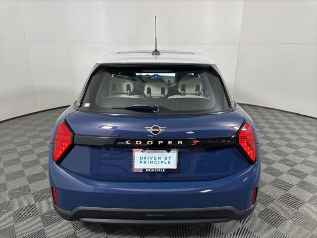 new 2025 MINI Hardtop car, priced at $39,455
