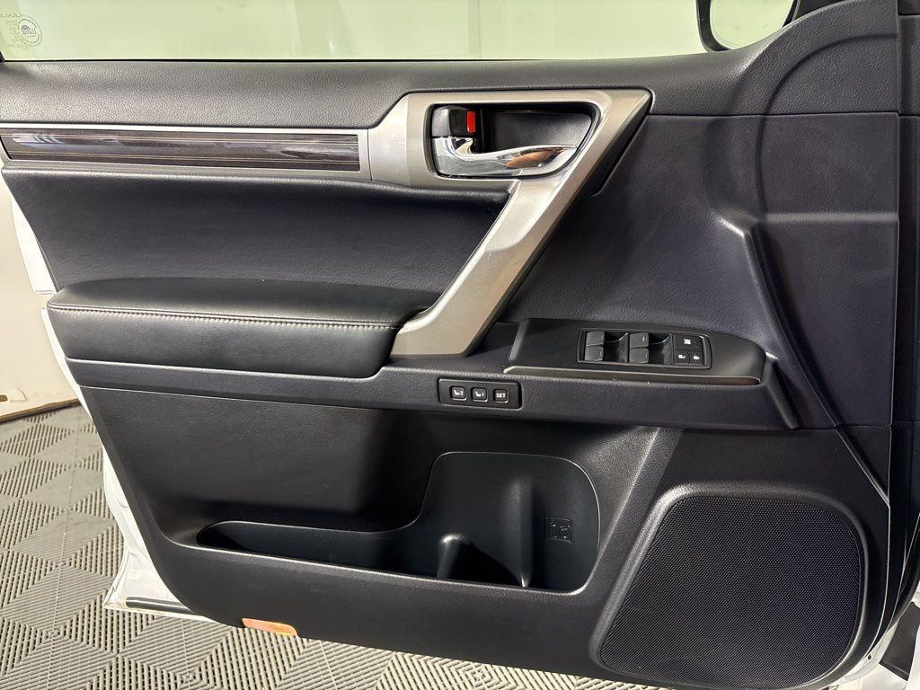 used 2022 Lexus GX 460 car, priced at $43,062