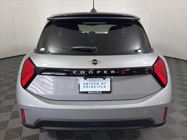 new 2025 MINI Hardtop car, priced at $37,810
