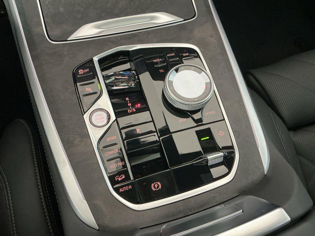 new 2026 BMW X7 car, priced at $97,925