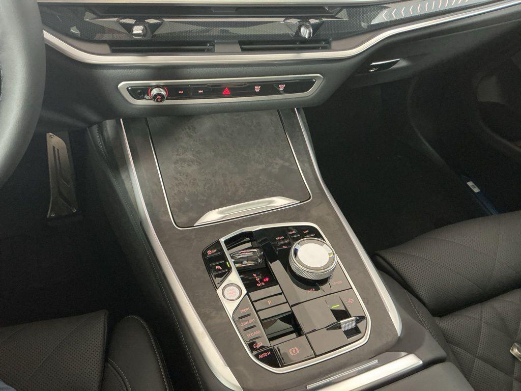 new 2026 BMW X7 car, priced at $97,925
