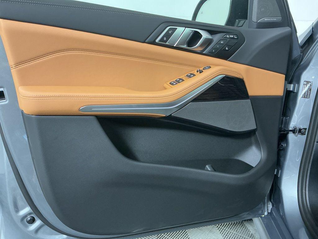 new 2026 BMW X7 car, priced at $96,675