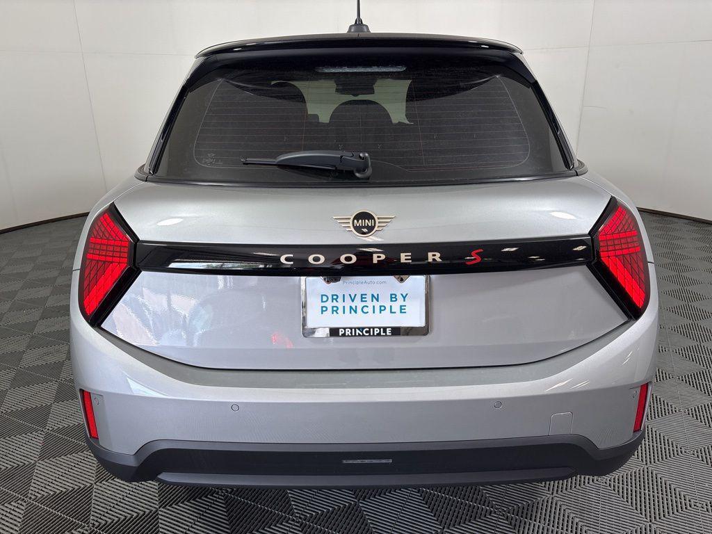 new 2025 MINI Hardtop car, priced at $38,810