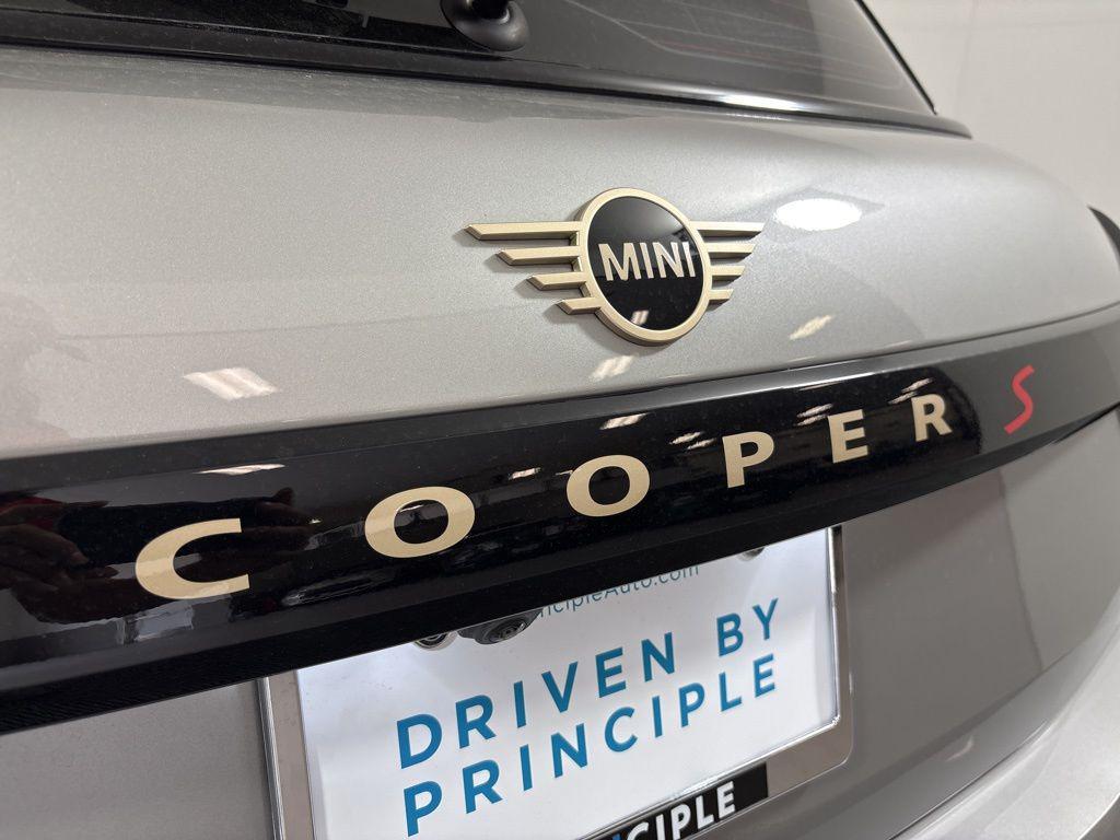 new 2025 MINI Hardtop car, priced at $38,810
