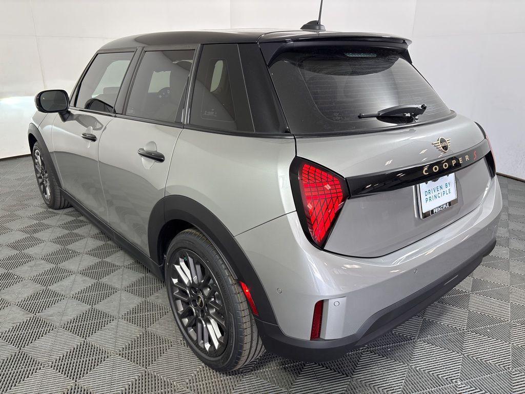 new 2025 MINI Hardtop car, priced at $38,810