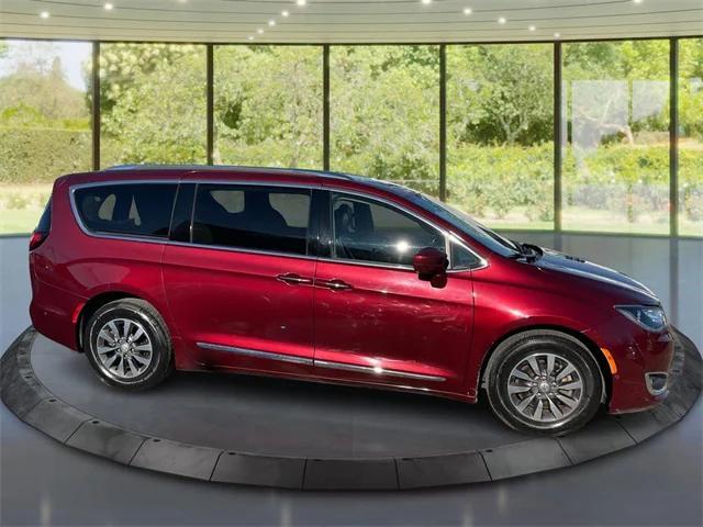 used 2019 Chrysler Pacifica car