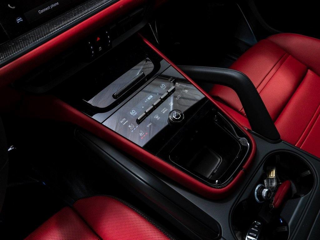 new 2025 Porsche Cayenne car, priced at $163,384