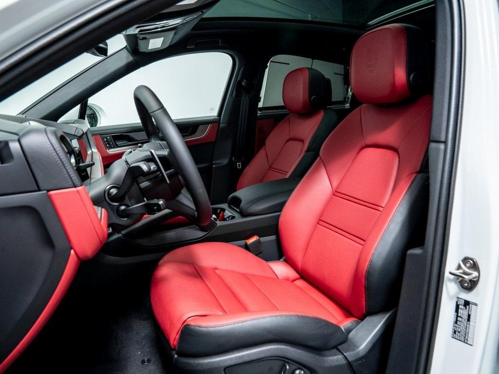 new 2025 Porsche Cayenne car, priced at $116,884