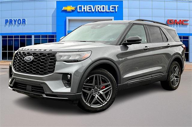 used 2025 Ford Explorer car, priced at $39,872