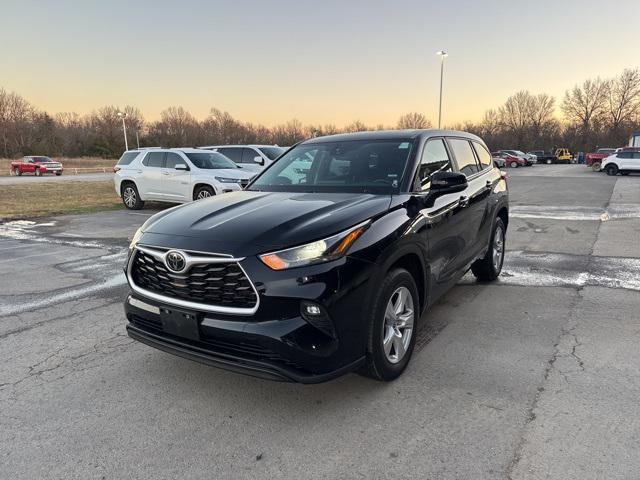 used 2023 Toyota Highlander car, priced at $34,686