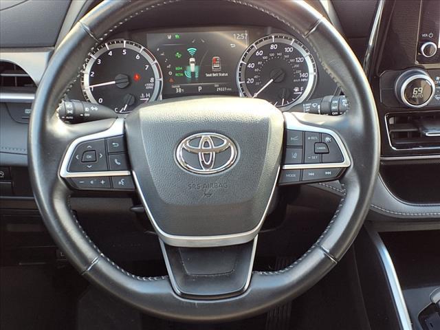 used 2023 Toyota Highlander car, priced at $31,943