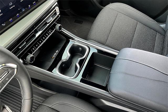new 2025 Chevrolet Traverse car, priced at $42,545