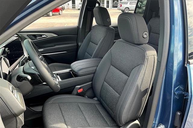 new 2025 Chevrolet Traverse car, priced at $42,545