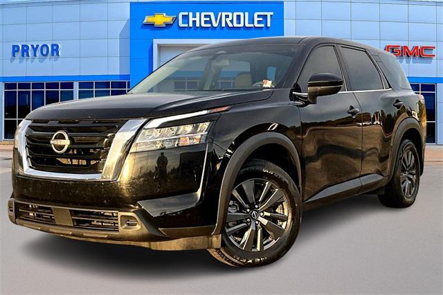 used 2022 Nissan Pathfinder car, priced at $19,999
