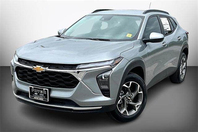 new 2025 Chevrolet Trax car, priced at $25,525