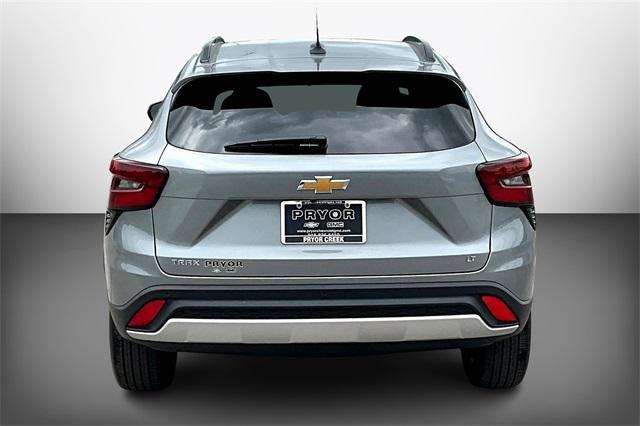 new 2025 Chevrolet Trax car, priced at $25,525