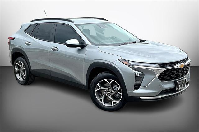 new 2025 Chevrolet Trax car, priced at $25,525
