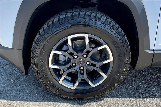 new 2026 Chevrolet Equinox car, priced at $38,390