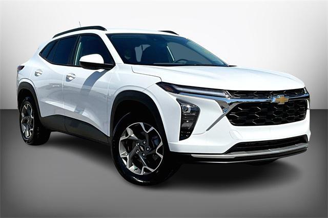 new 2025 Chevrolet Trax car, priced at $24,690