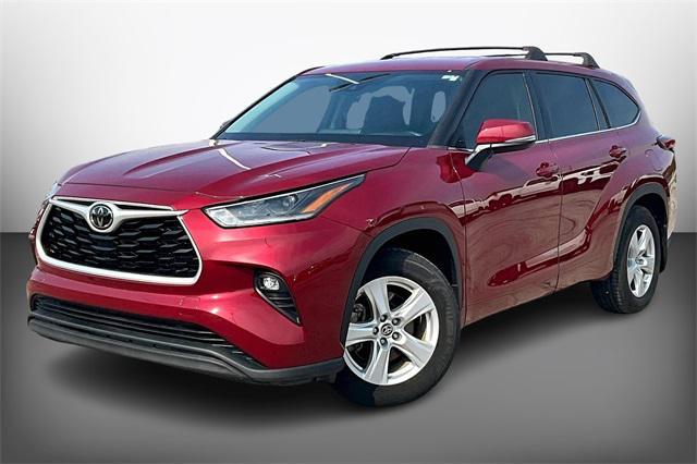 used 2021 Toyota Highlander car, priced at $27,106