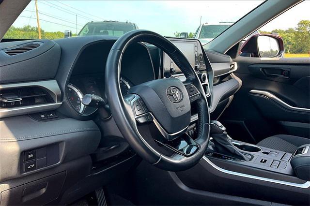 used 2021 Toyota Highlander car, priced at $27,106