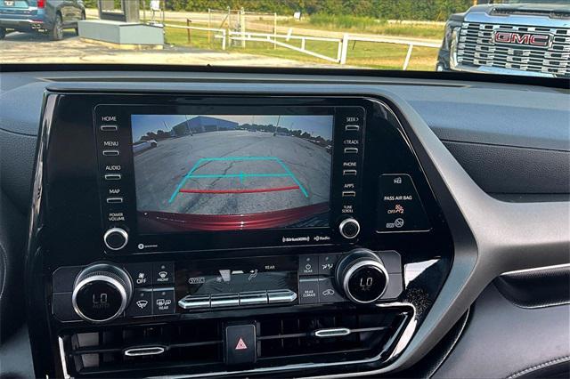 used 2021 Toyota Highlander car, priced at $27,106