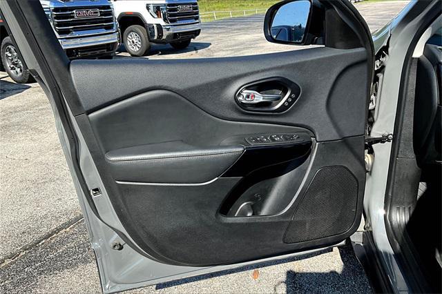 used 2023 Jeep Cherokee car, priced at $25,907