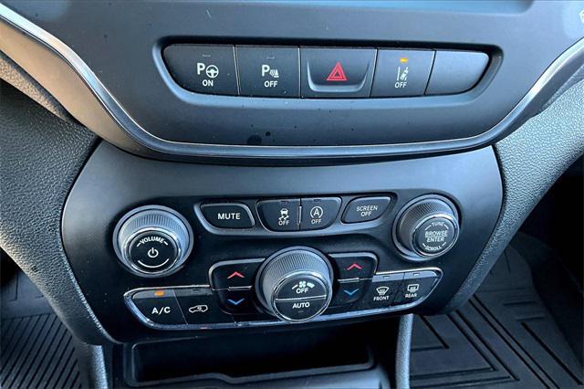 used 2023 Jeep Cherokee car, priced at $25,907