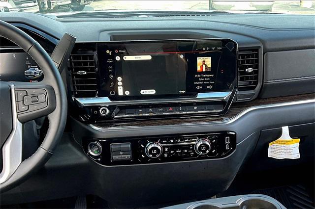 new 2025 GMC Sierra 1500 car, priced at $53,040