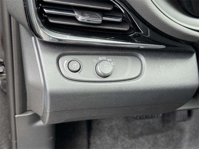 new 2025 Buick Envista car, priced at $26,545