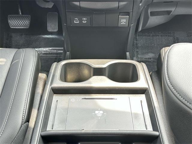used 2025 Honda Odyssey car, priced at $43,222