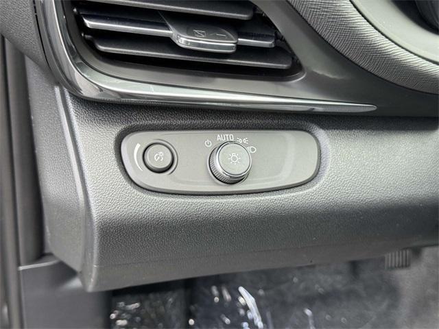 new 2025 Buick Envista car, priced at $22,640