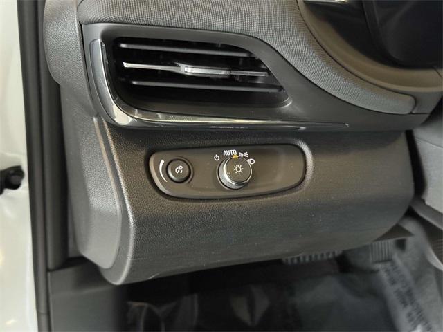 new 2025 Buick Envista car, priced at $22,145