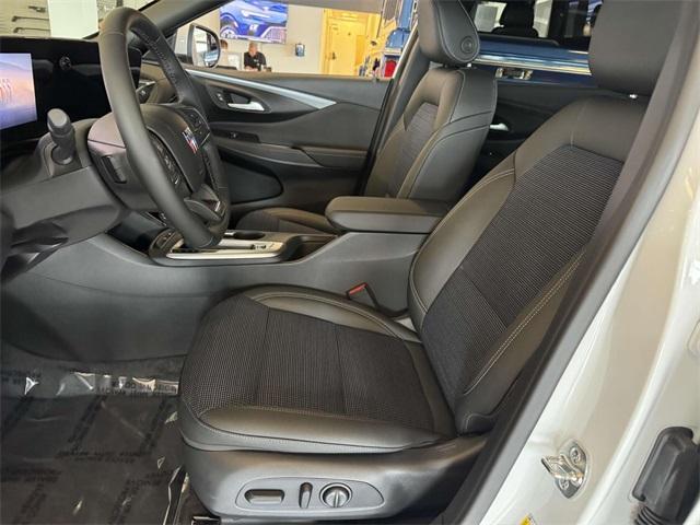 new 2025 Buick Envista car, priced at $22,145