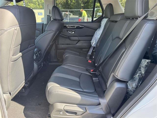 new 2025 Honda Pilot car, priced at $53,450