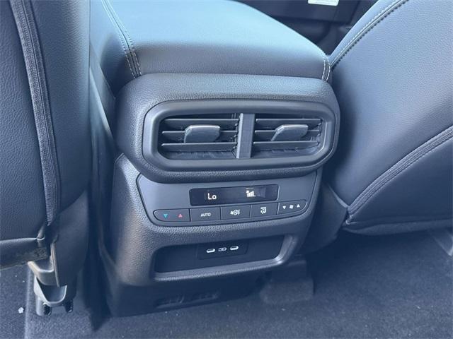 new 2025 Honda Pilot car, priced at $53,450