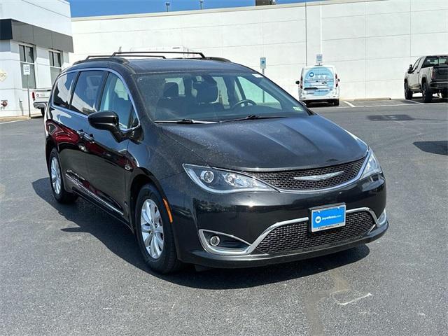 used 2017 Chrysler Pacifica car, priced at $12,481