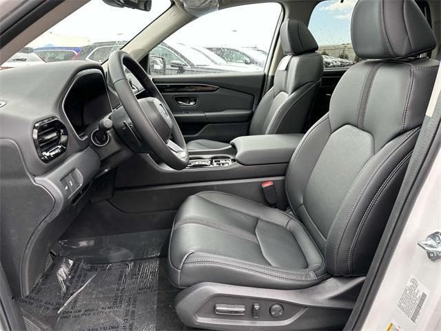 new 2025 Honda Pilot car, priced at $51,505