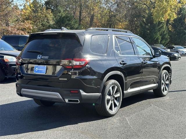 new 2025 Honda Pilot car, priced at $50,995