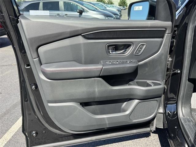 new 2025 Honda Pilot car, priced at $56,075
