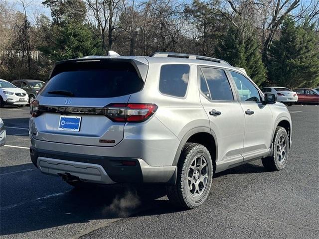 new 2025 Honda Pilot car, priced at $50,795